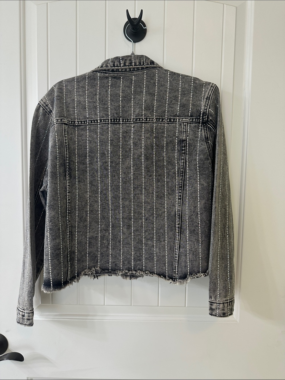 Vervet Black Washed Gray Rhinestone Jean Jacket Size-Large - Picture 6 of 6